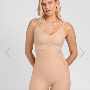 MWT Honeylove Silhouette High-Waisted shorts